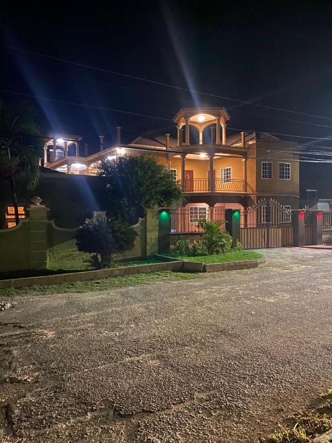 Paradise Cove Spanish Town Exterior photo